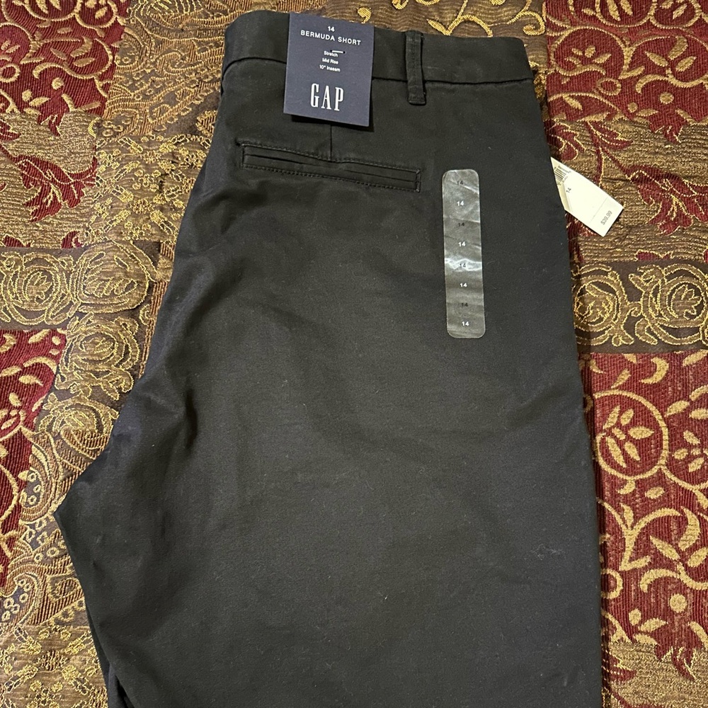 GAP Black Bermuda Stretch Mid Rise 10" Inseam